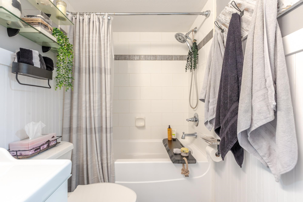 Garage Interior Photo of 105 15621 Marine Drive, White Rock, BC