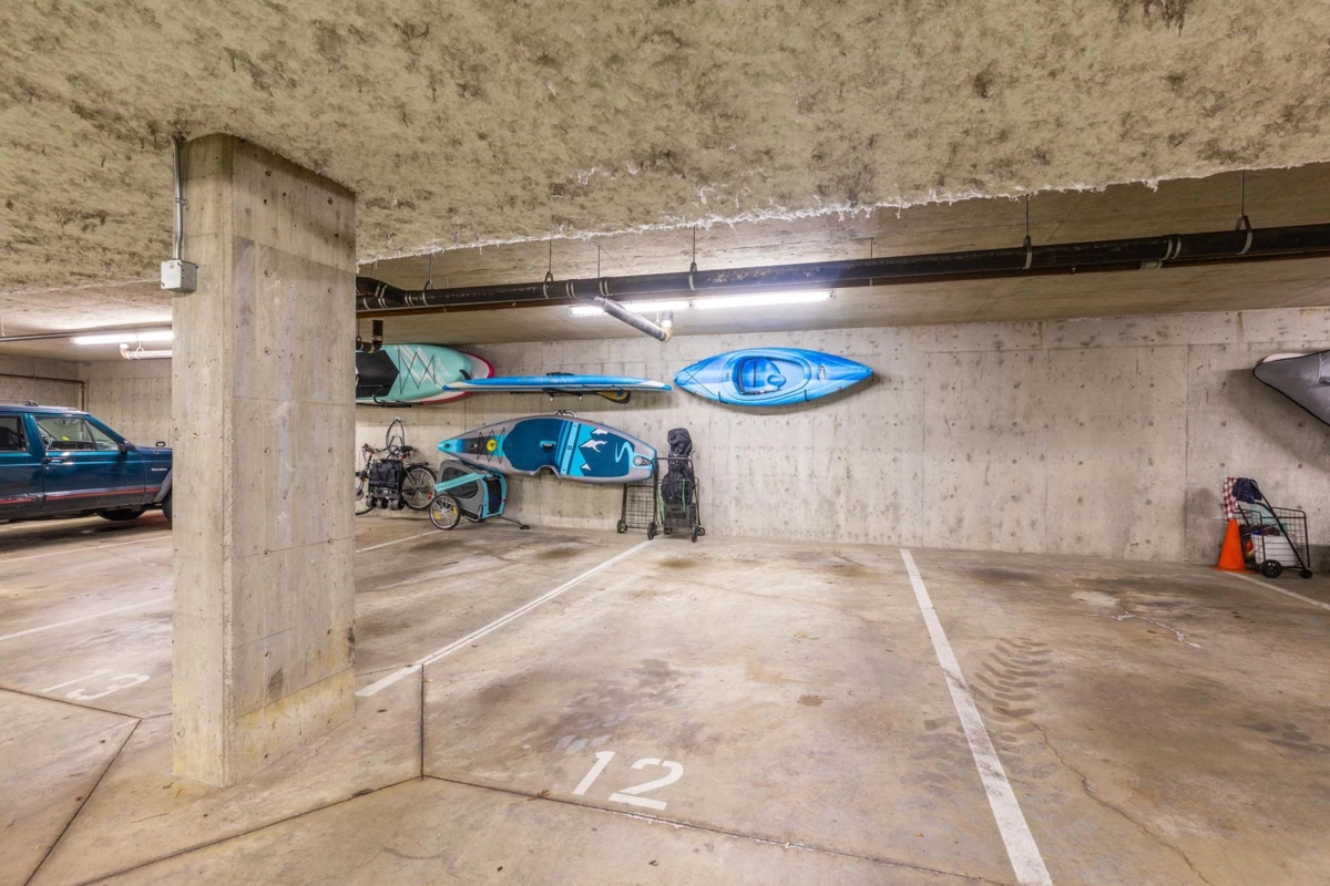 Hot Tub / Spa Photo of 105 15621 Marine Drive, White Rock, BC