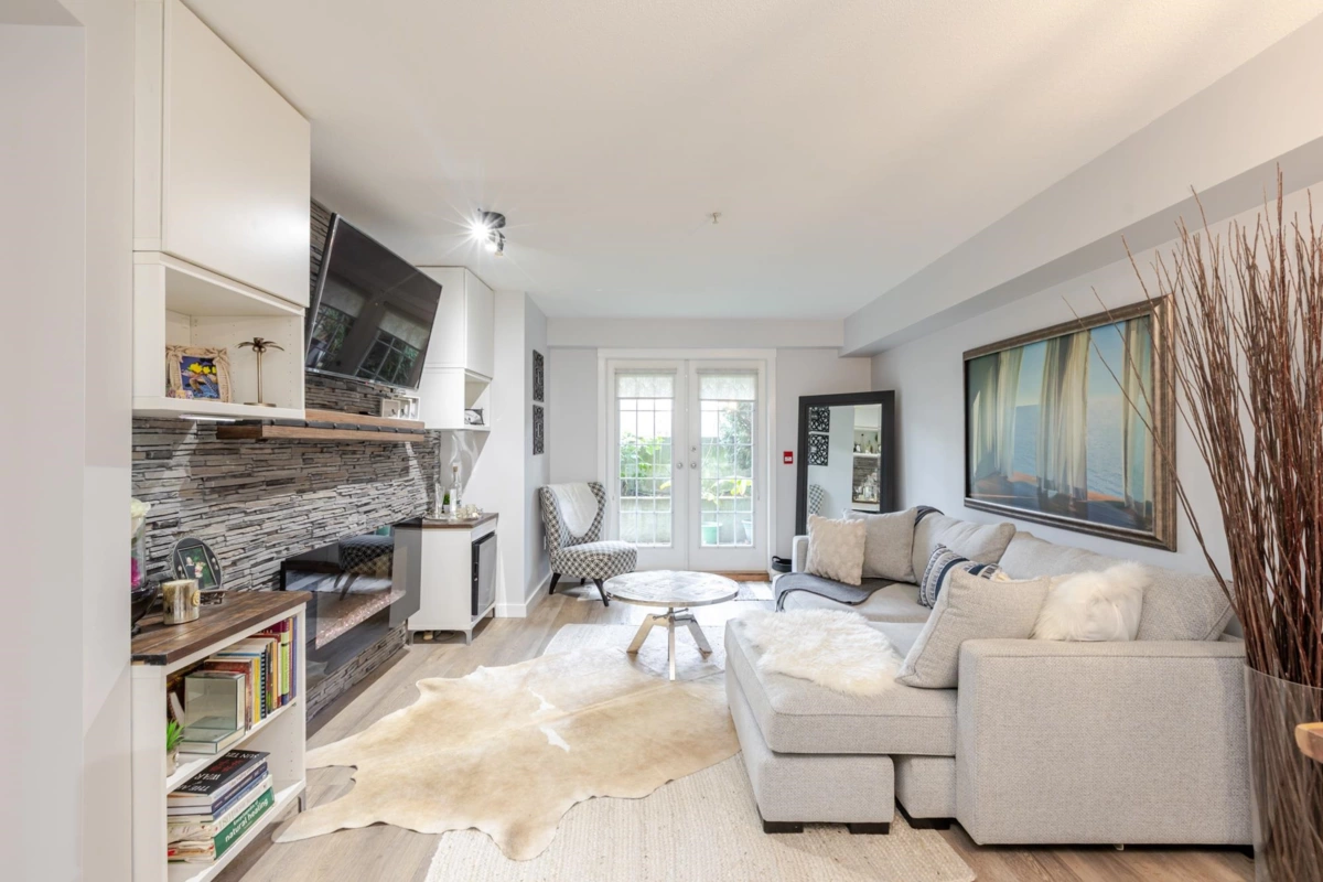 Loft / Bonus Room Photo of 105 15621 Marine Drive, White Rock, BC