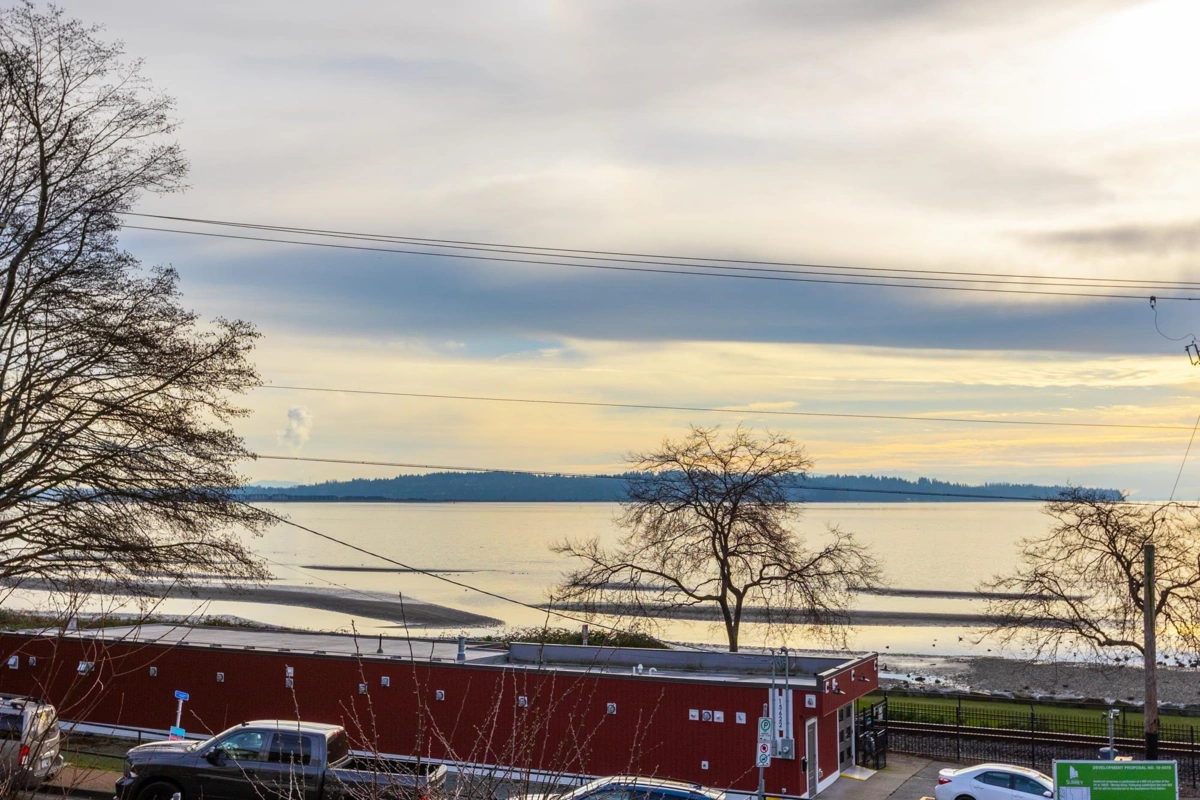 Neighborhood Park Photo Near 105 15621 Marine Drive, White Rock, BC