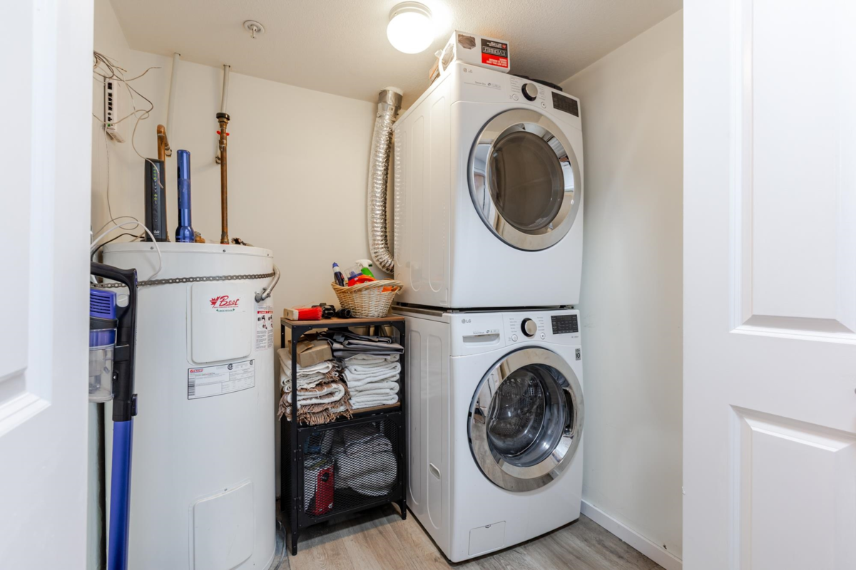 Outdoor Deck Photo of 105 15621 Marine Drive, White Rock, BC