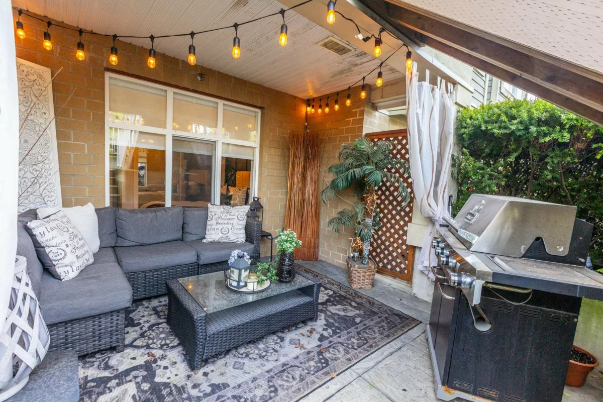 Pantry Photo of 105 15621 Marine Drive, White Rock, BC