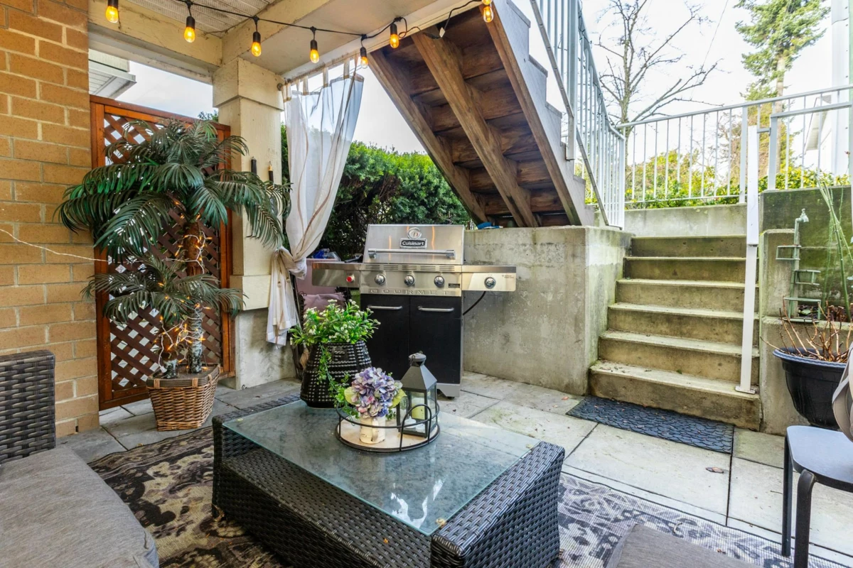 Primary Bedroom Photo of 105 15621 Marine Drive, White Rock, BC