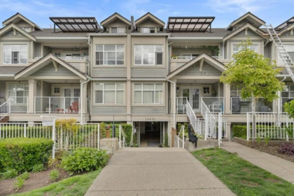 105 15621 Marine Drive, White Rock, BC