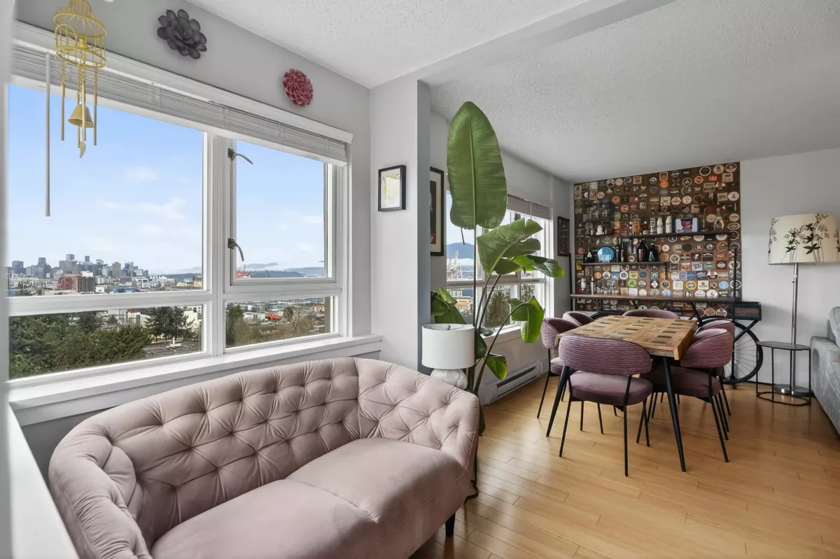 Dining Area Photo of 803 1833 Frances Street, Vancouver, BC