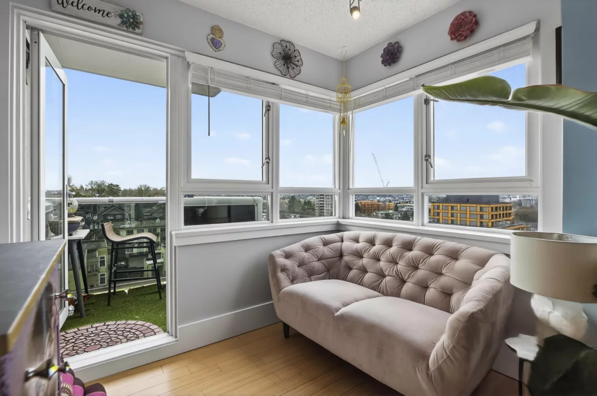 Family Room Photo of 803 1833 Frances Street, Vancouver, BC