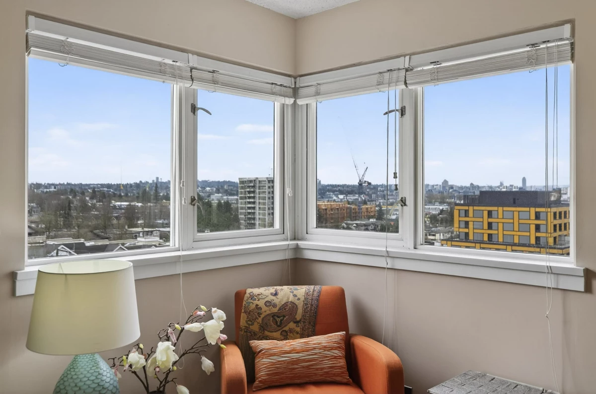 Front Yard Photo of 803 1833 Frances Street, Vancouver, BC