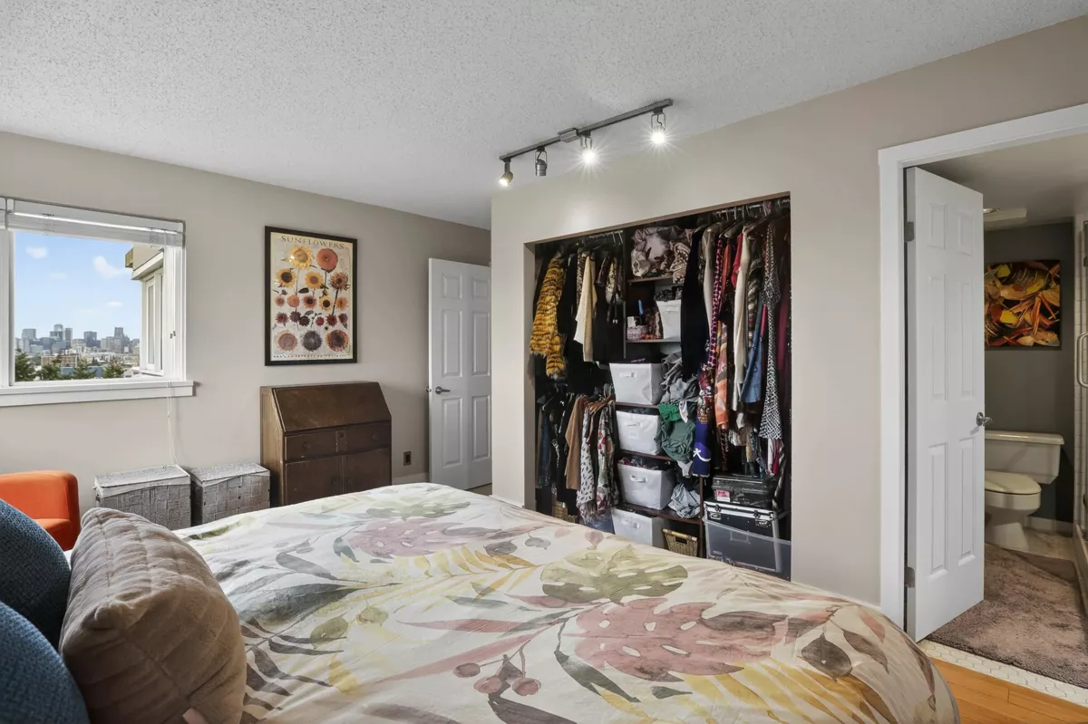 Garden / Landscaping Photo of 803 1833 Frances Street, Vancouver, BC