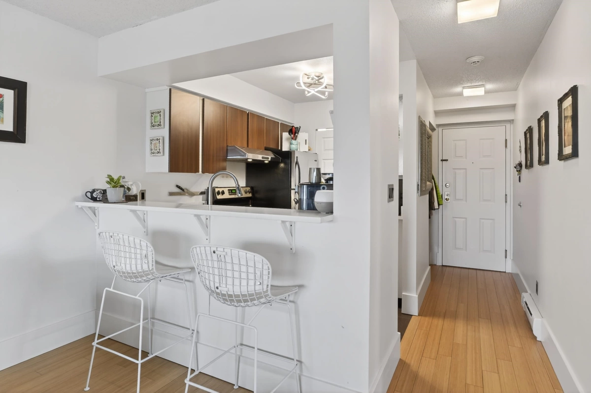 Laundry Room Photo of 803 1833 Frances Street, Vancouver, BC