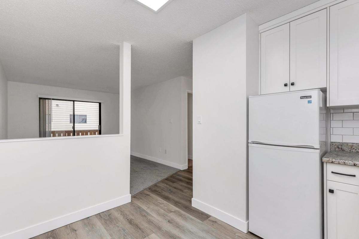 Primary Bathroom Photo of 105 45749 Spadina Avenue, Chilliwack, BC