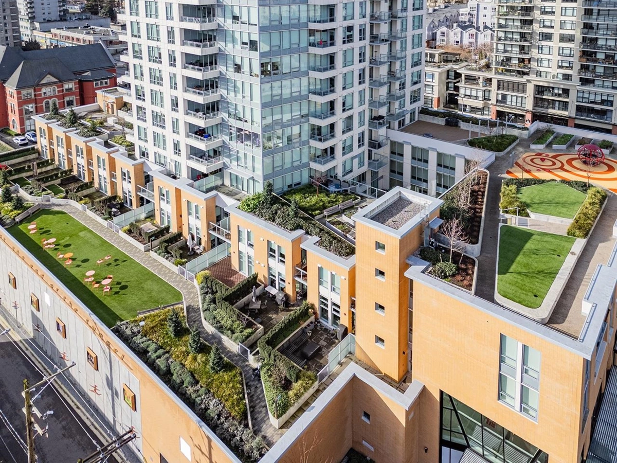 Backyard Photo of 405 618 Carnarvon Street, New Westminster, BC