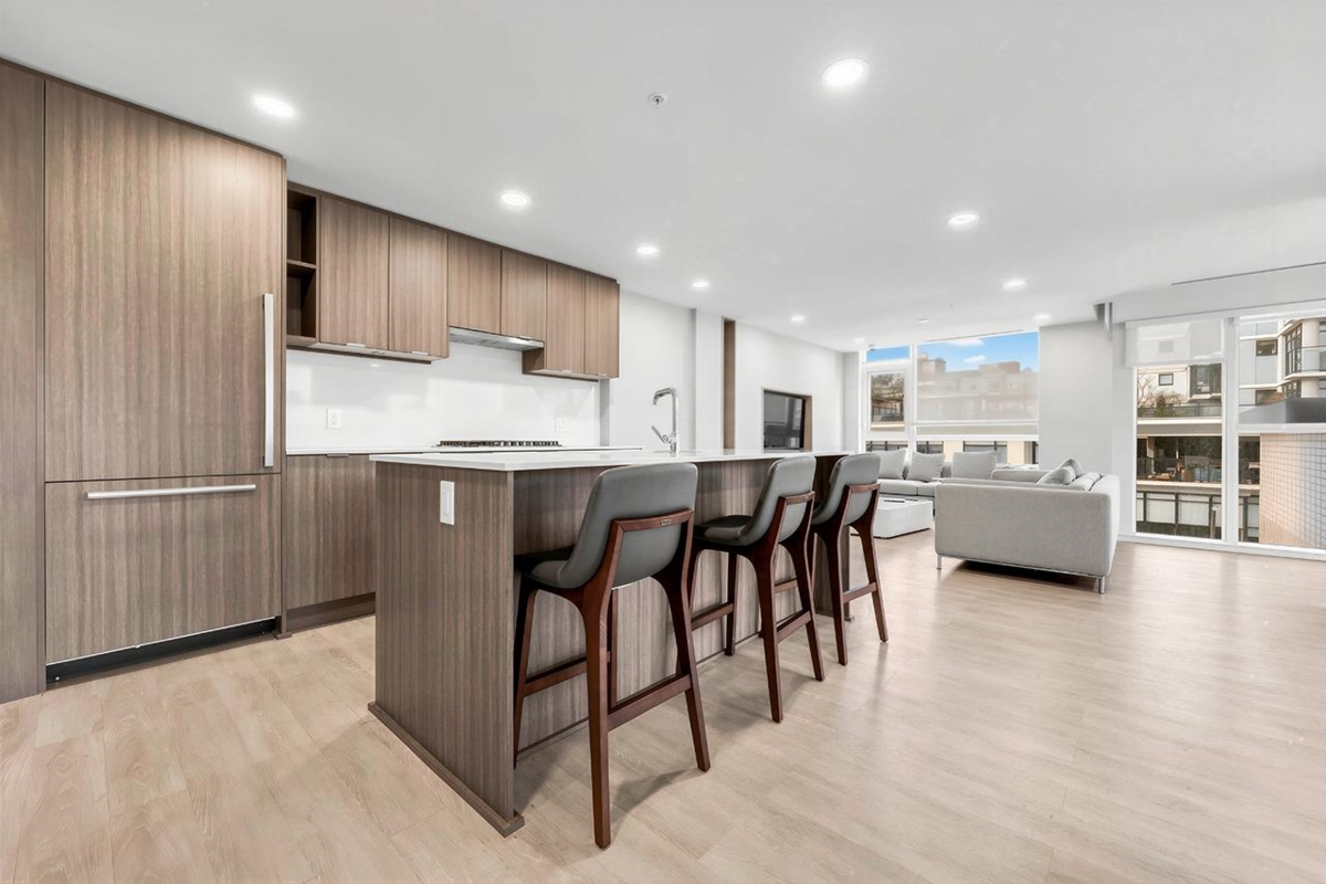 Entry Foyer Photo of 405 618 Carnarvon Street, New Westminster, BC