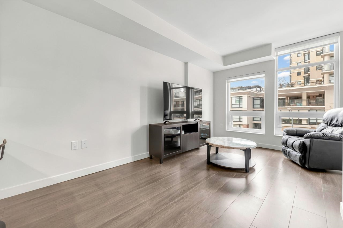 Family Room Photo of 405 618 Carnarvon Street, New Westminster, BC