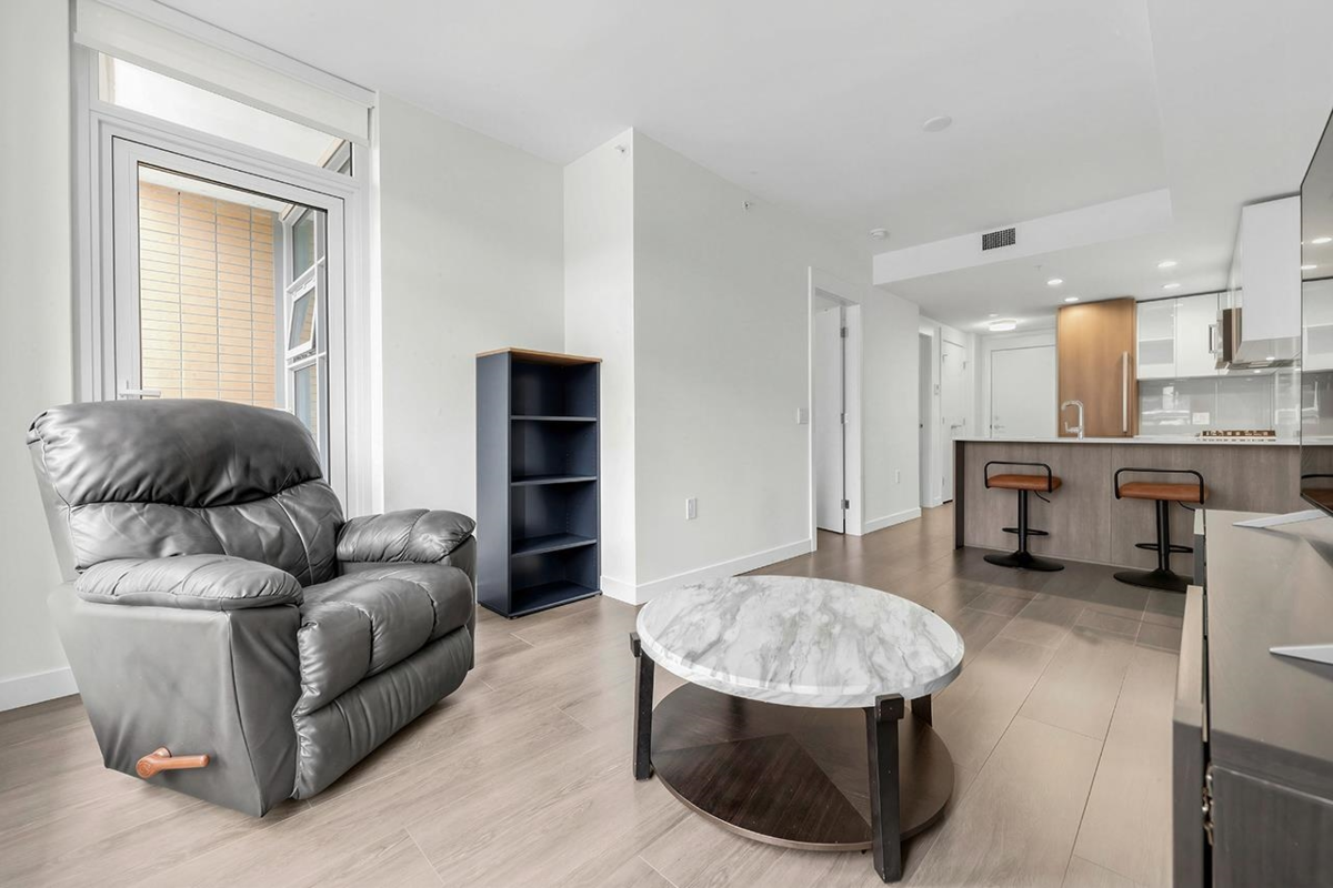 Living Room Photo of 405 618 Carnarvon Street, New Westminster, BC