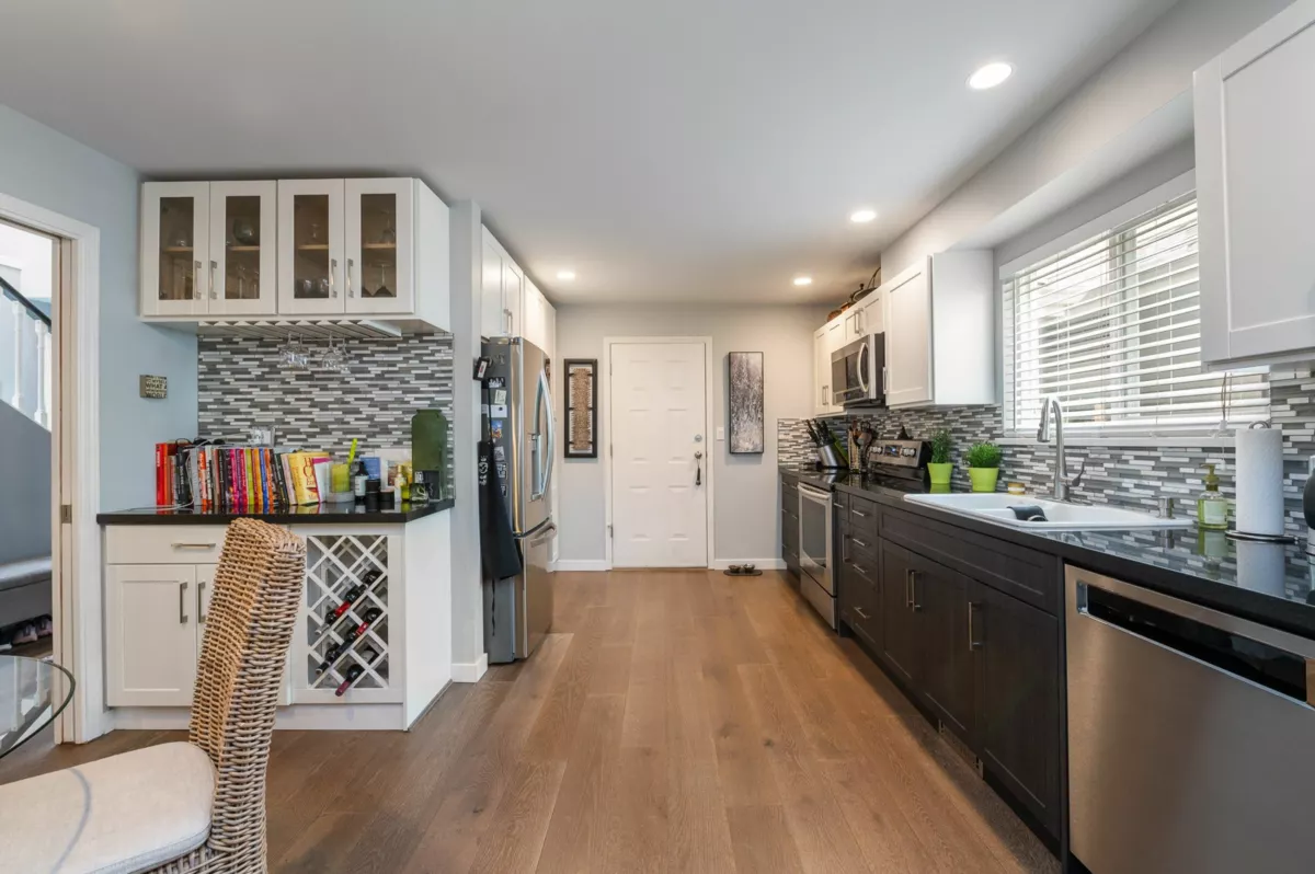 Breakfast Nook Photo of 1452 Stevens Street, White Rock, BC