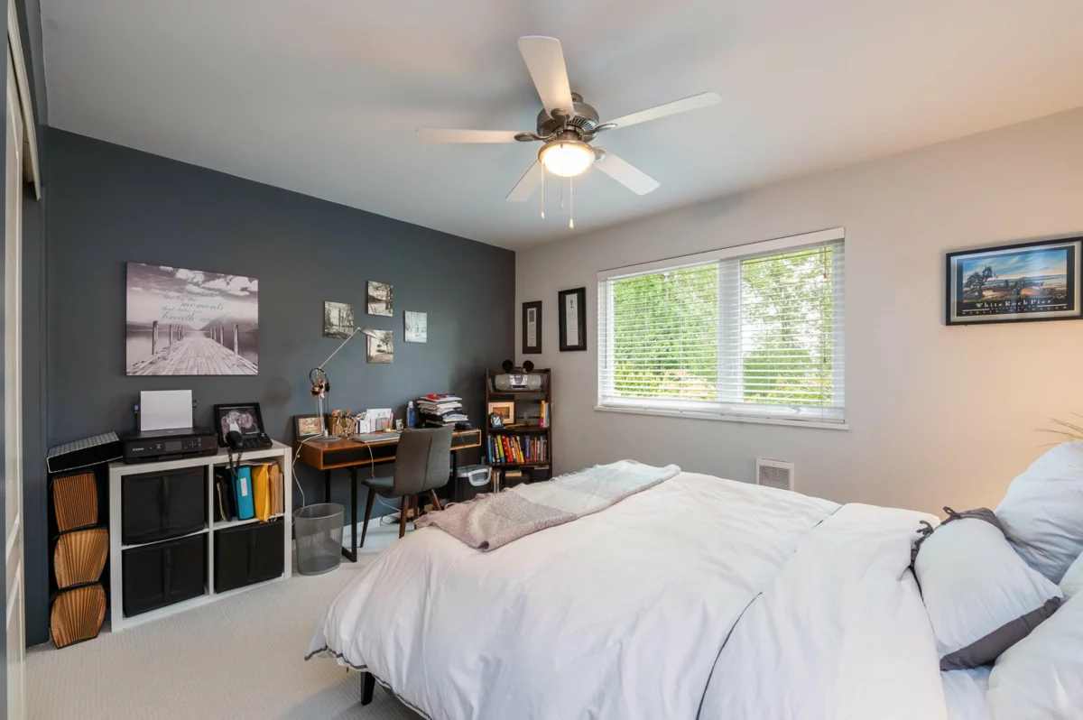 Hallway Photo of 1452 Stevens Street, White Rock, BC