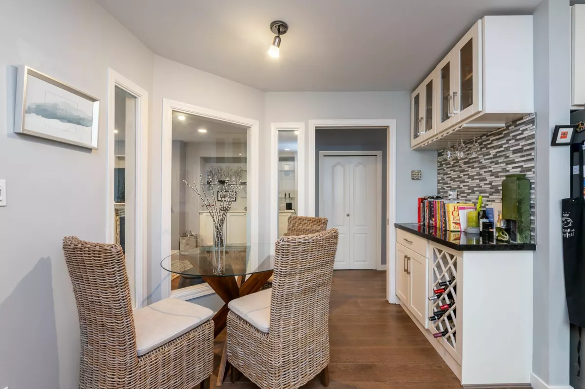 Kitchen Island Photo of 1452 Stevens Street, White Rock, BC