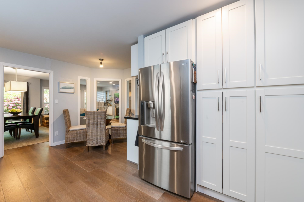 Kitchen Photo of 1452 Stevens Street, White Rock, BC