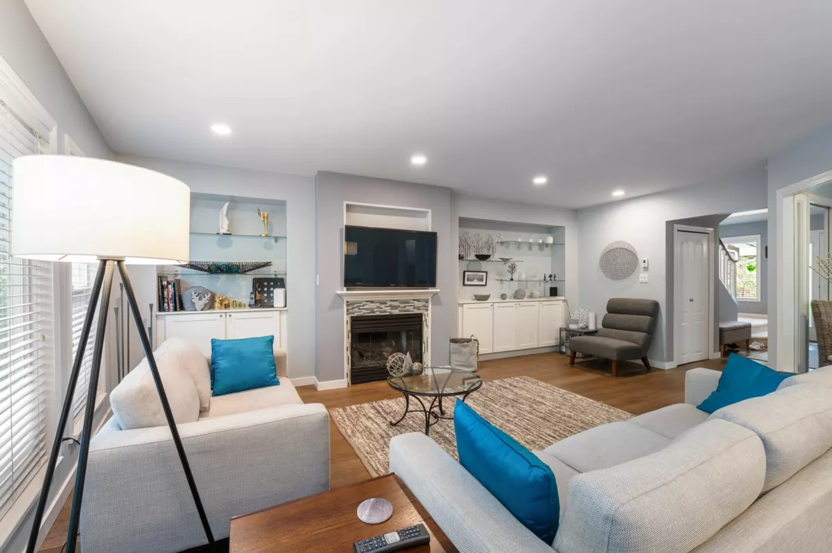 Powder Room Photo of 1452 Stevens Street, White Rock, BC