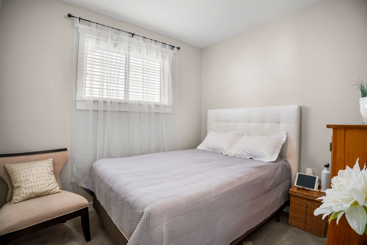 Laundry Room Photo of 46674 Uplands Road, Chilliwack, BC