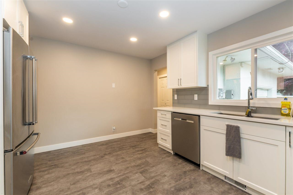 Kitchen Island Photo of 9660 Young Road, Chilliwack, BC