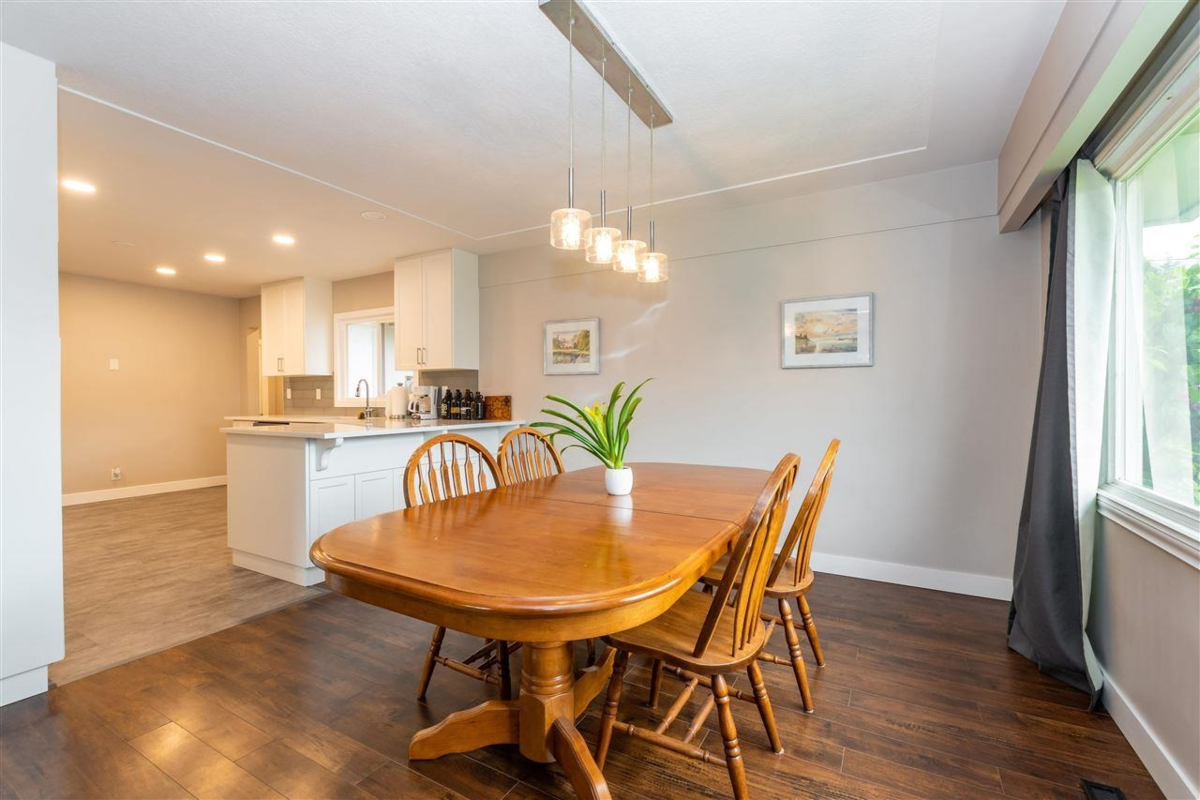 Primary Bathroom Photo of 9660 Young Road, Chilliwack, BC