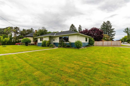 9660 Young Road, Chilliwack, BC, Chilliwack — Single Family Residence for sale