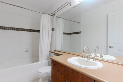 Walk-In Closet Photo of 327 40437 Tantalus Road, Squamish, BC
