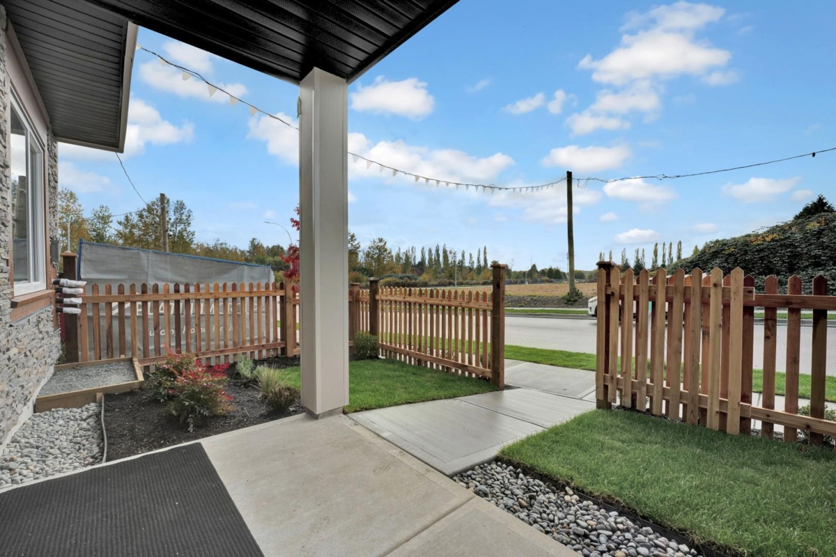 Family Room Photo of 18 17155 79a Avenue, Surrey, BC