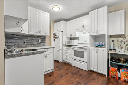 Kitchen Photo of 109 9175 Mary Street, Chilliwack, BC