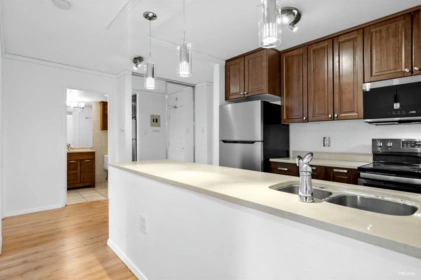 707 2008 Fullerton Avenue, North Vancouver, BC, Pemberton NV — 2 bed apartment/condo for sale