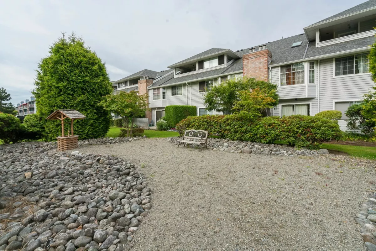 Front Yard Photo of 103 11578 225 Street, Maple Ridge, BC