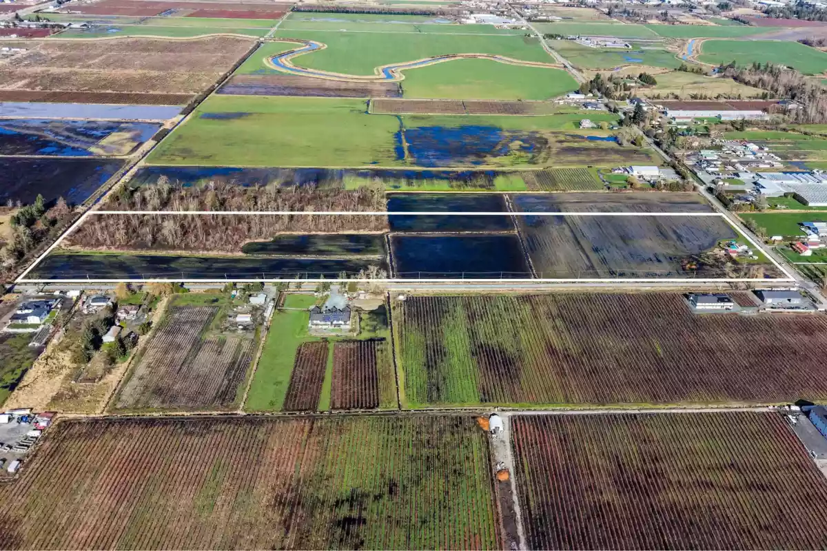 Kitchen Island Photo of 4059 184 Street, Surrey, BC