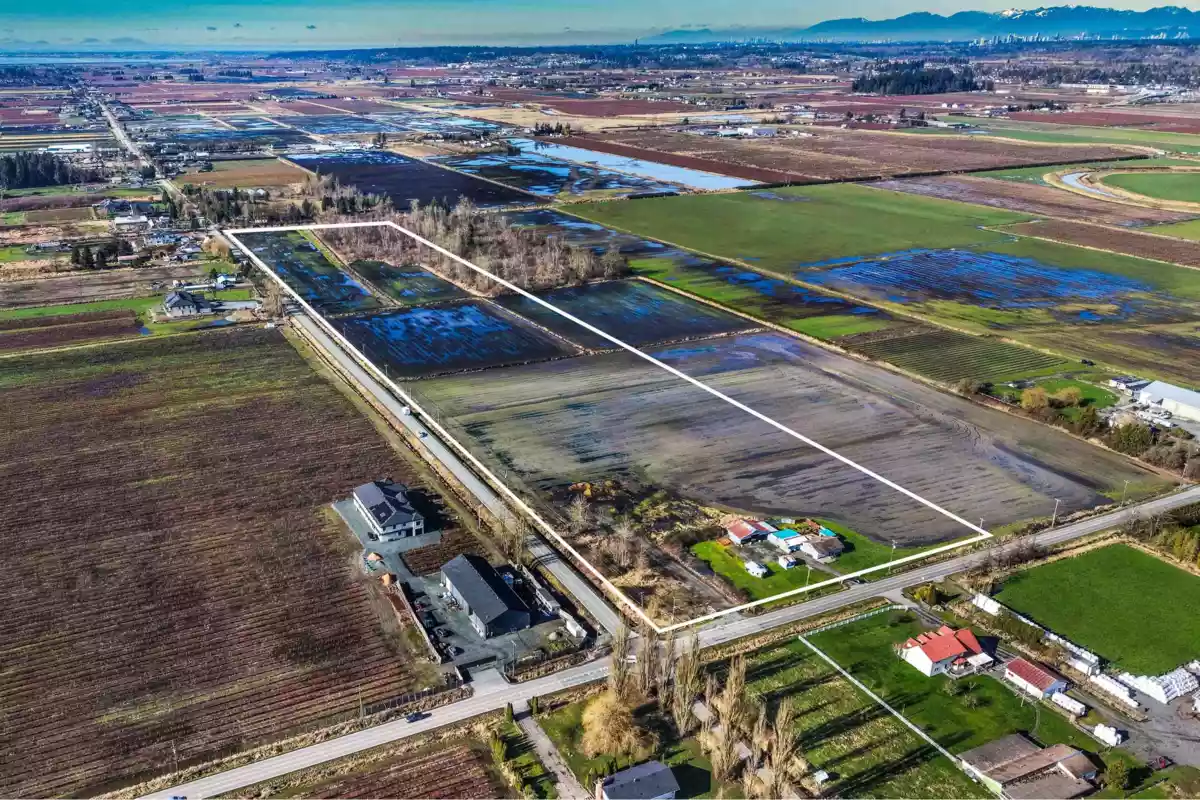 Living Room Photo of 4059 184 Street, Surrey, BC
