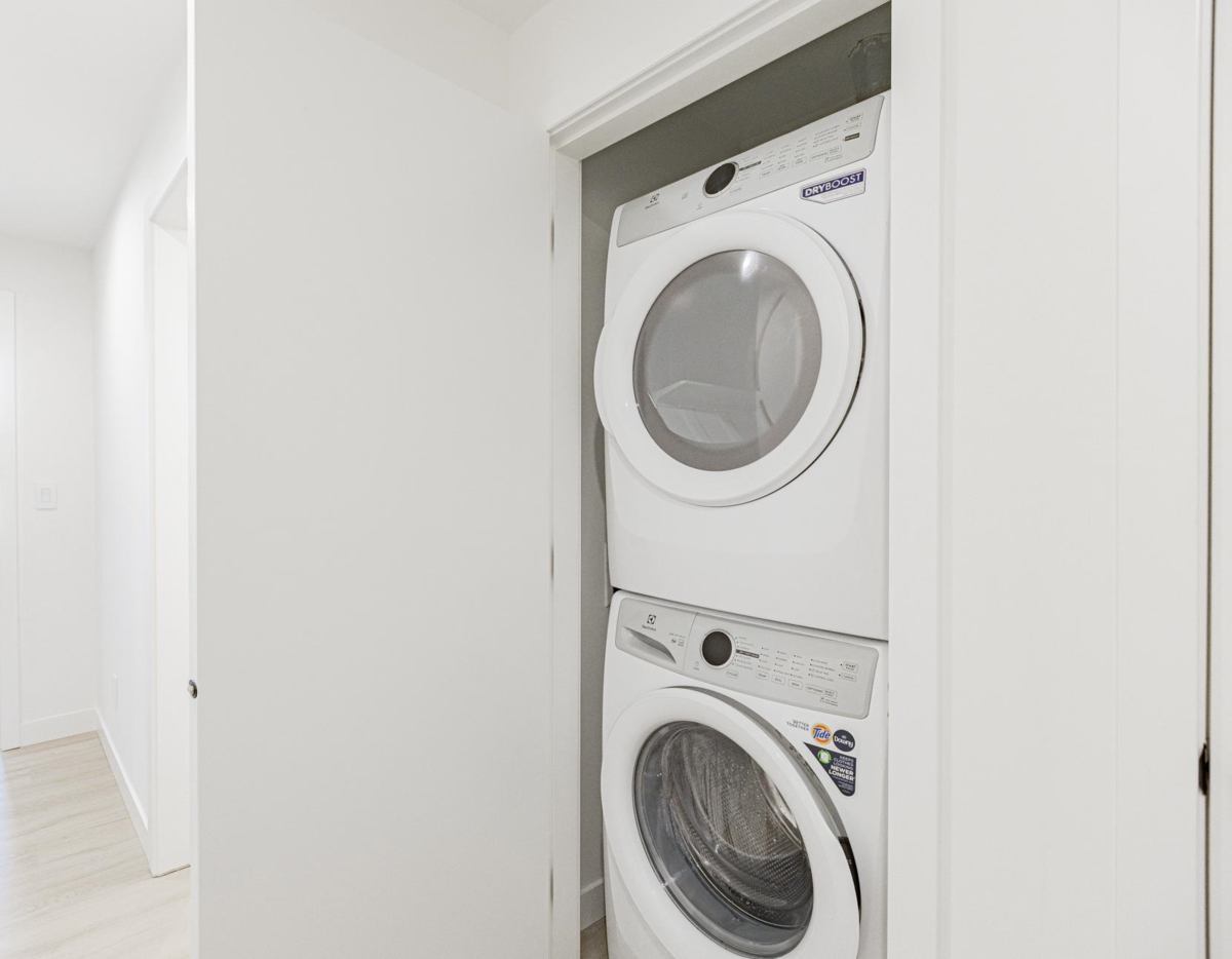 Kitchen Island Photo of 409 623 Kemsley Avenue, Coquitlam, BC