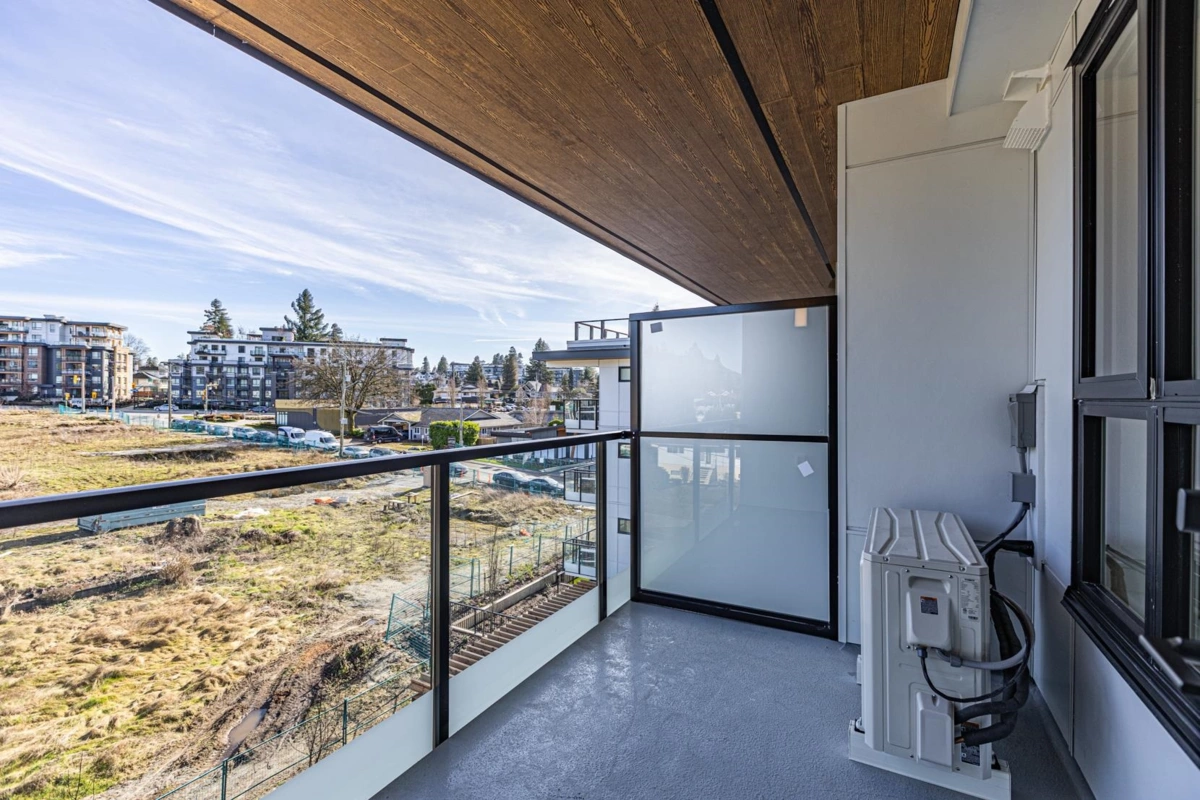 Primary Bathroom Photo of 409 623 Kemsley Avenue, Coquitlam, BC