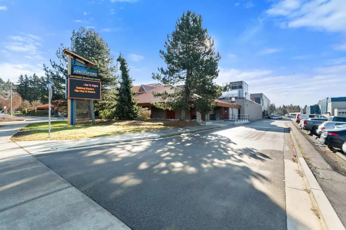 Kitchen Island Photo of 12 2575 Mcadam Road, Abbotsford, BC
