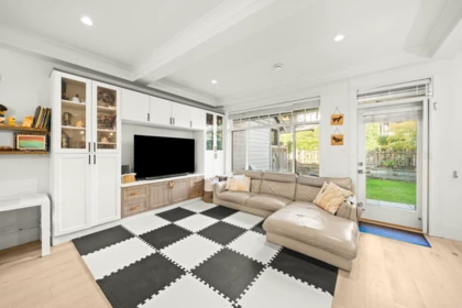 11 8425 Venture Way, Surrey, BC, Surrey — Townhouse for sale