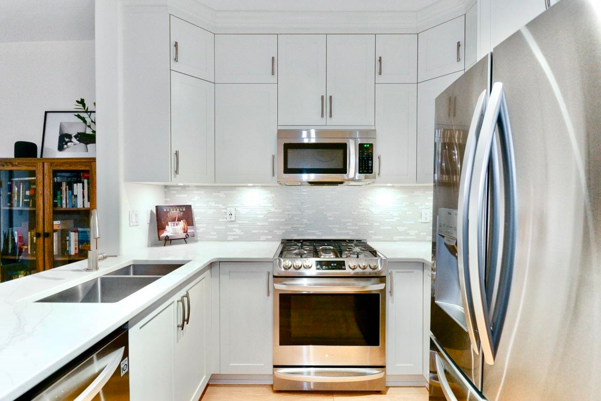 Primary Bathroom Photo of 104 2688 Vine Street, Vancouver, BC