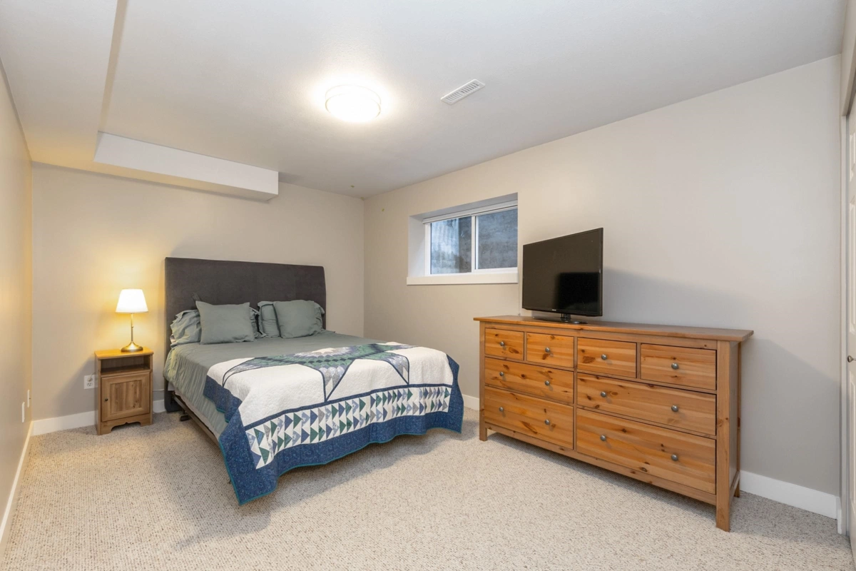 Basement Recreation Room Photo of 127 Evergreen Crescent, Anmore, BC