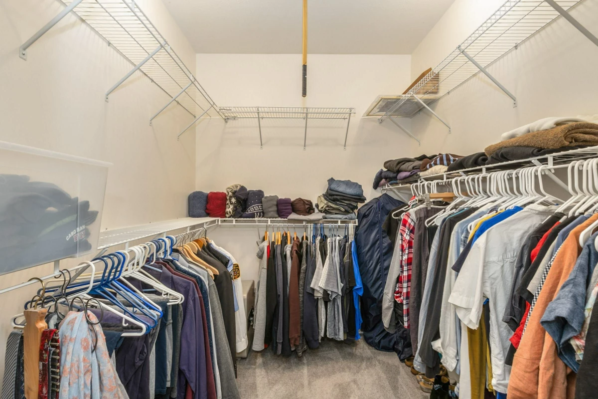 Guest Bathroom Photo of 127 Evergreen Crescent, Anmore, BC