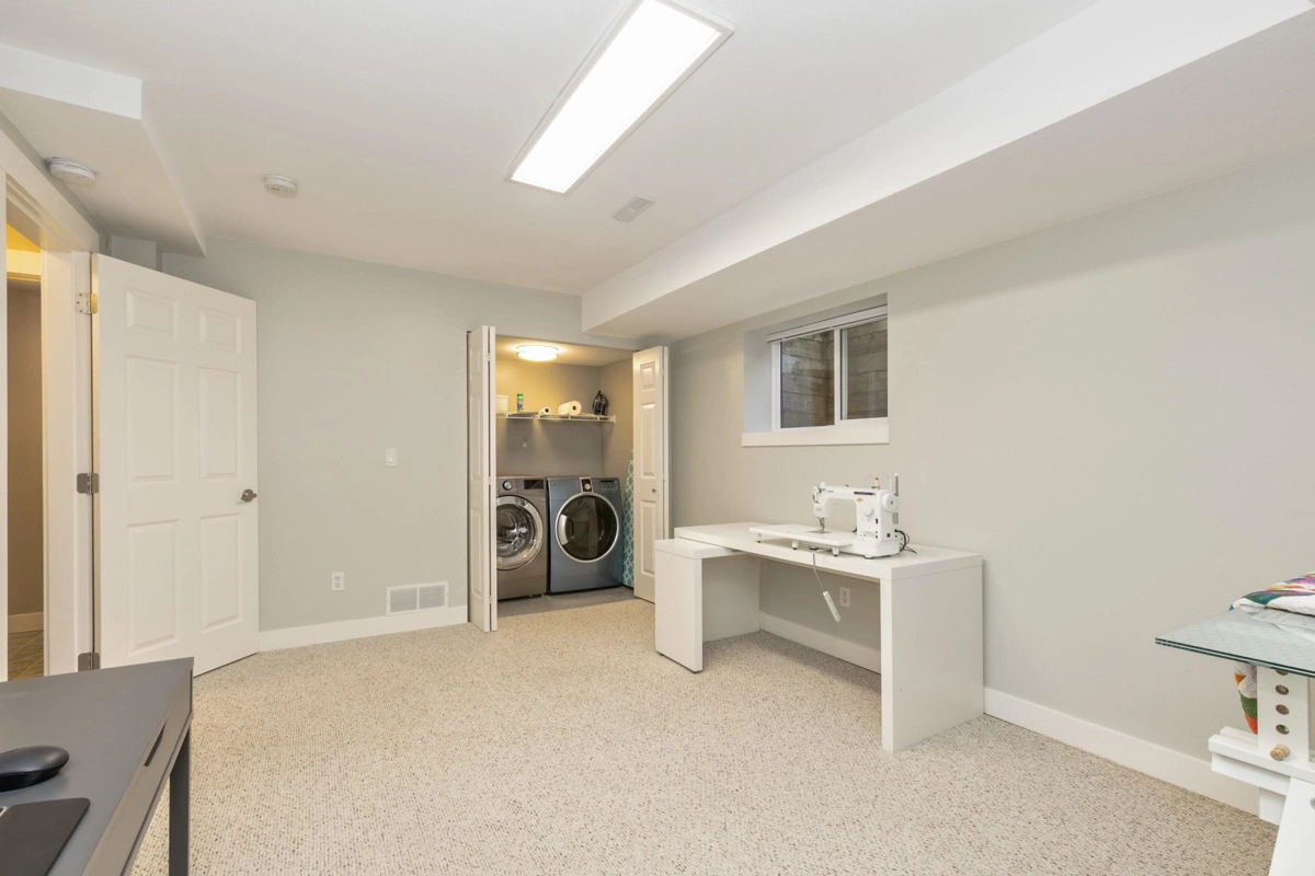 Mudroom Photo of 127 Evergreen Crescent, Anmore, BC
