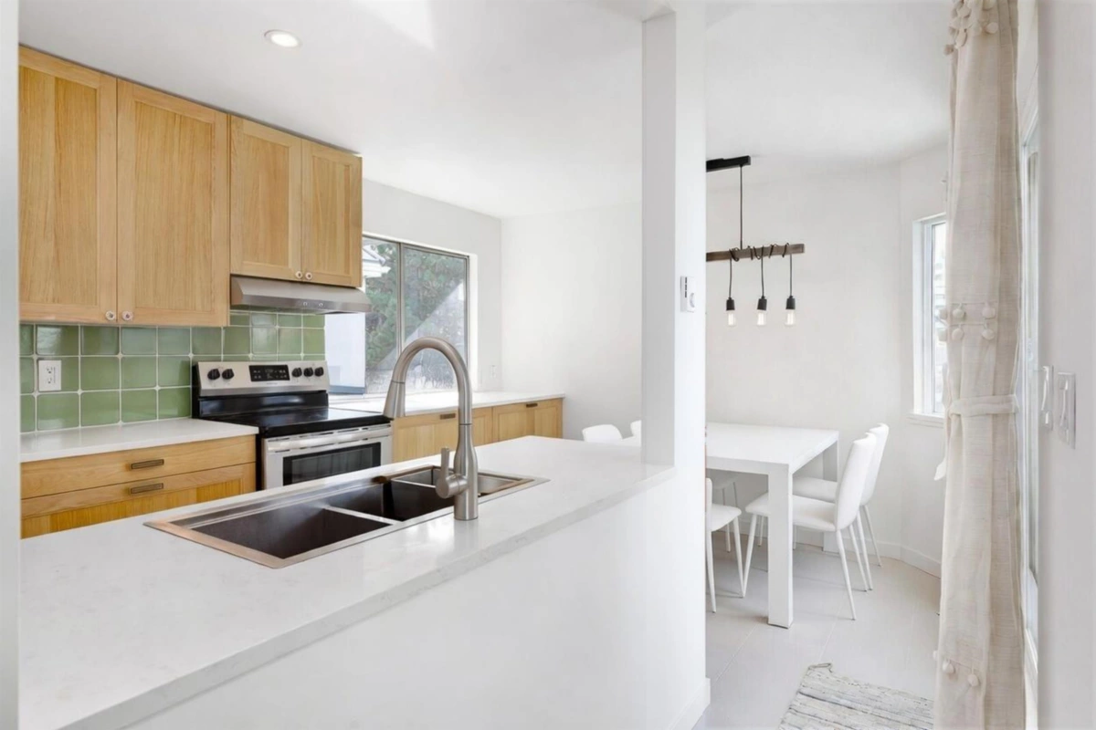 Basement Recreation Room Photo of 401 1345 W 4th Avenue, Vancouver, BC