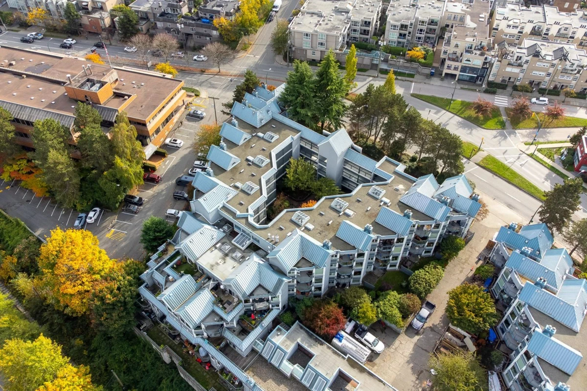 Entry Foyer Photo of 401 1345 W 4th Avenue, Vancouver, BC