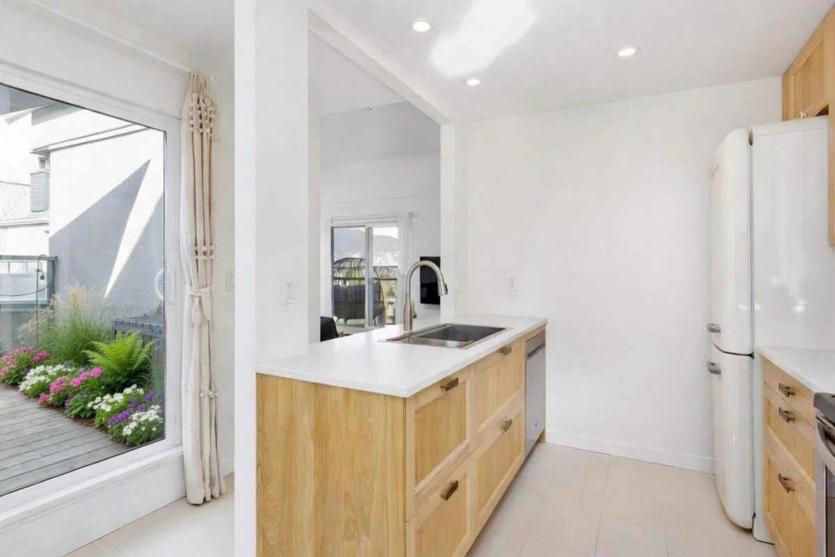 Laundry Room Photo of 401 1345 W 4th Avenue, Vancouver, BC