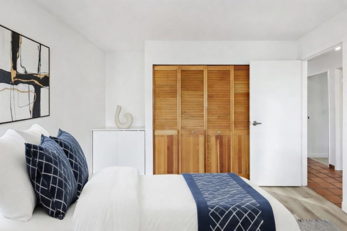 Walk-In Closet Photo of 401 1345 W 4th Avenue, Vancouver, BC