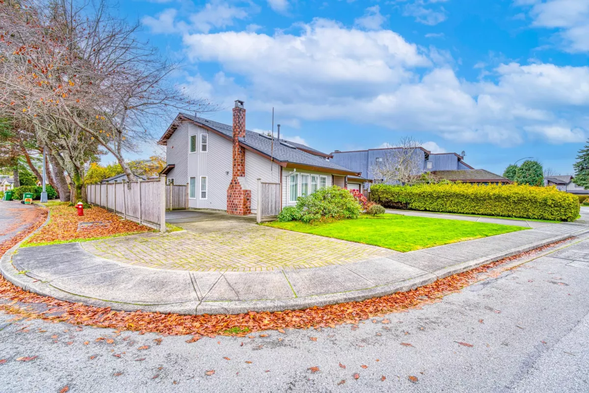 Hallway Photo of 10420 Truro Drive, Richmond, BC