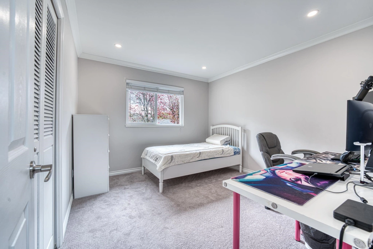 Powder Room Photo of 10420 Truro Drive, Richmond, BC