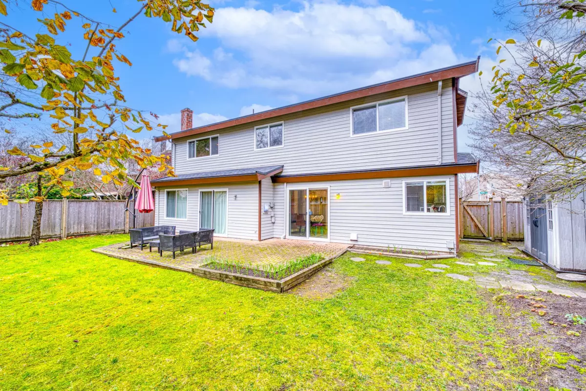 Staircase Photo of 10420 Truro Drive, Richmond, BC