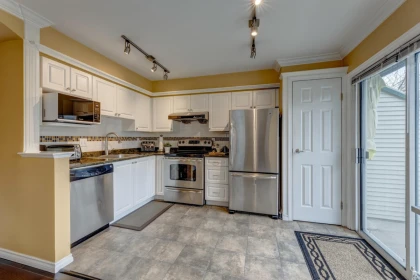 Kitchen Island Photo of 41 19034 Mcmyn Road, Pitt Meadows, BC